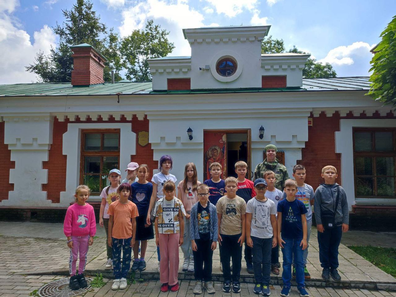 Солнечно, радостно, классно — лето пройдёт не напрасно!