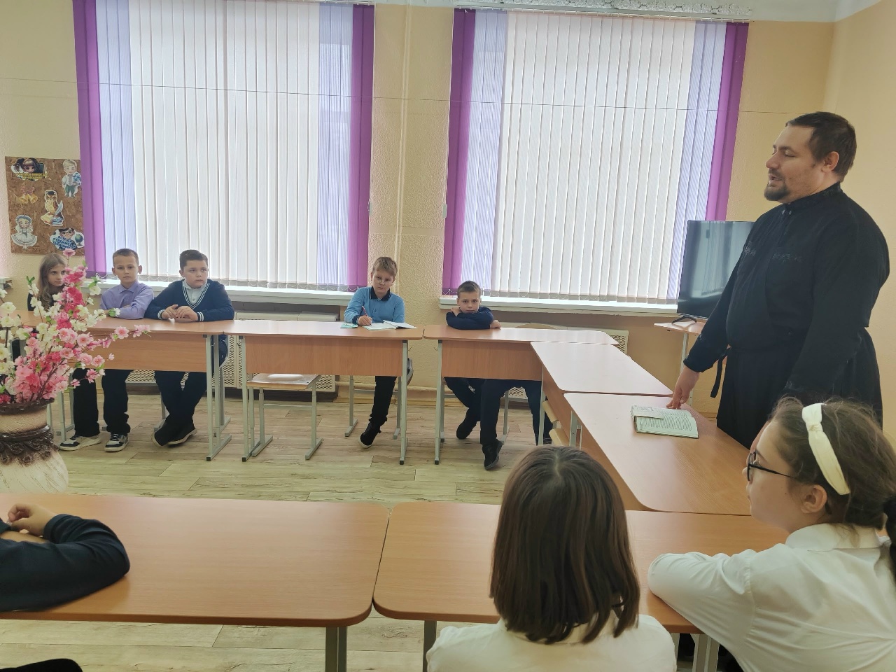 Встреча учащихся с переем Романом Коледой